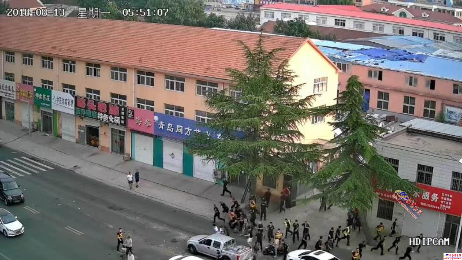 扫黑除恶是闹剧？