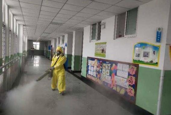 即墨蓝天救援队义务帮学校消杀，学校专门写感谢信