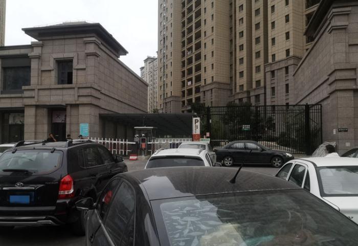不买车位回不了家？即墨中交物业霸气回应：去找开发商