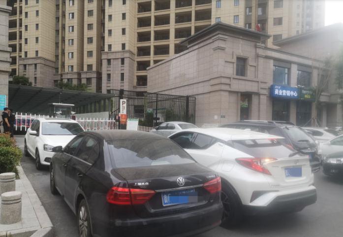 不买车位回不了家？即墨中交物业霸气回应：去找开发商