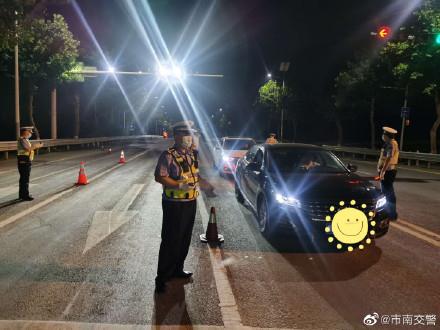 市南交警开展异地用警执法行动