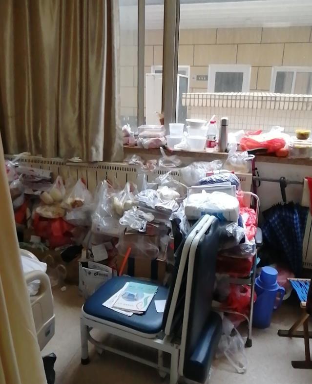 这么脏乱差的地方竟然是病房？猜猜是哪个医院