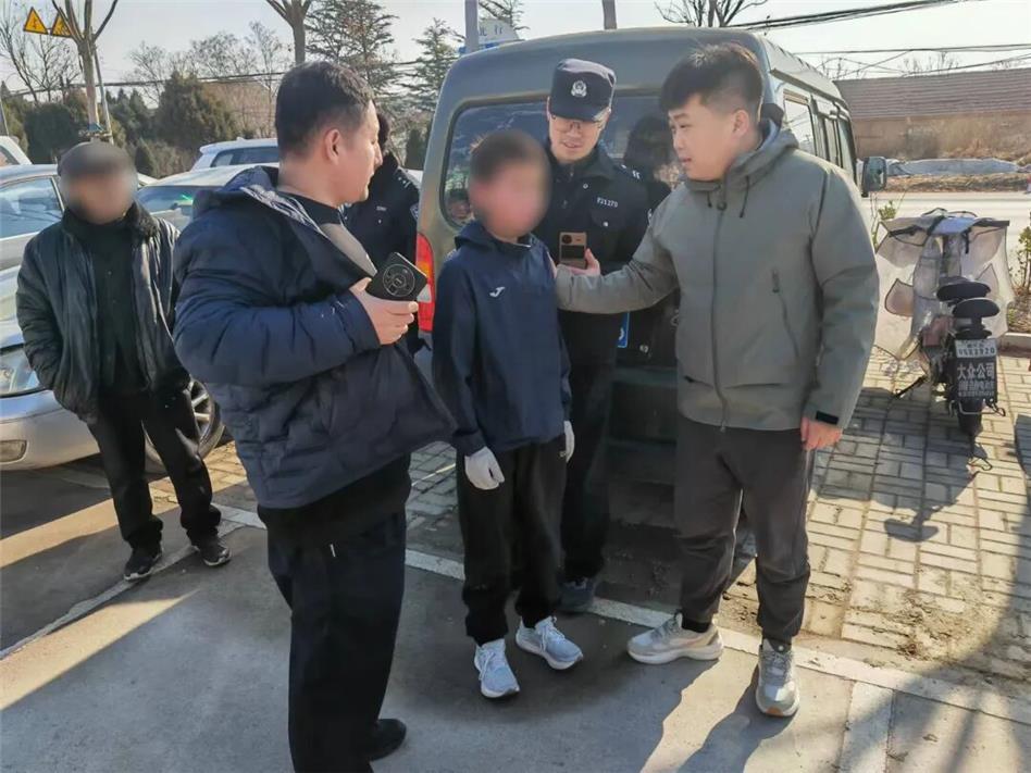 即墨14岁男孩离家出走被寻回！背后的原因让人深思.