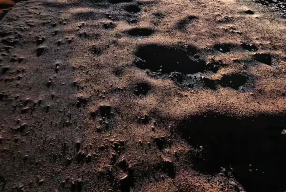 即墨金茂悦星荟西门通往靖城路路段