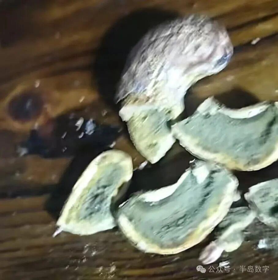 近日，即墨一消费者在当地佳乐家超市购买了一袋售价79元的紫皮腰果，回家